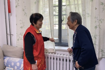 ！洛阳一社区的“特殊暗号”太暖心尊龙人生就是博窗帘拉开身体无碍(图1)